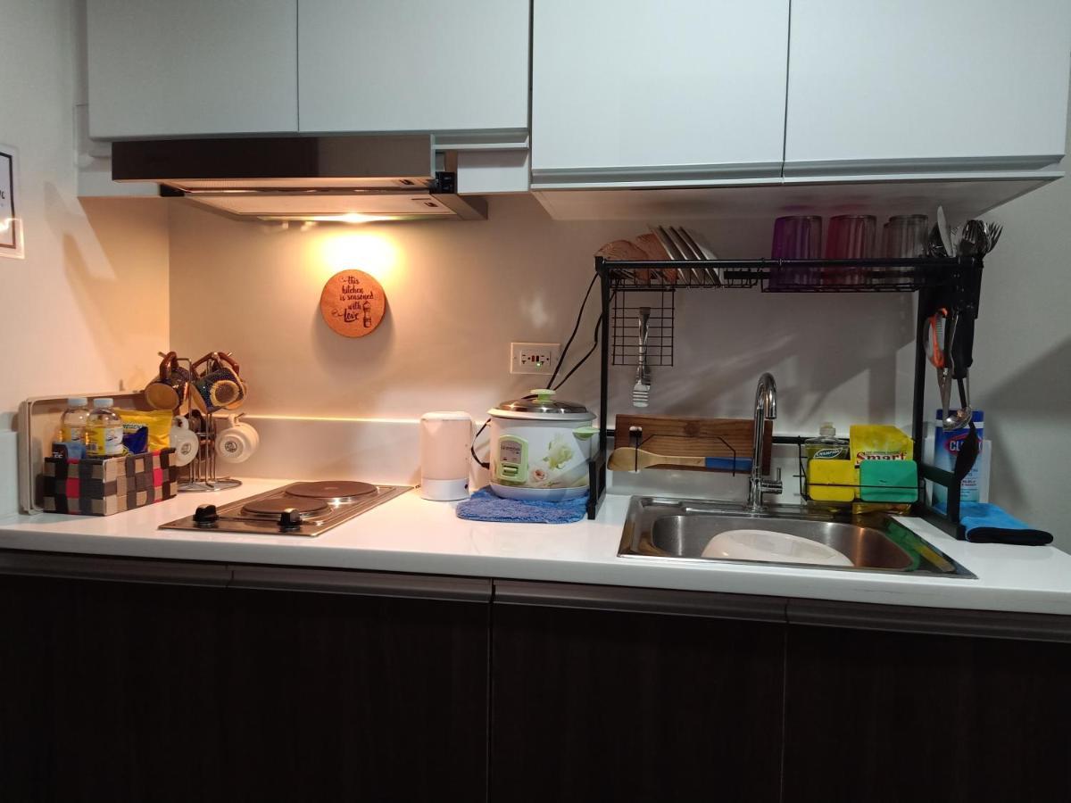 Marivic'S Place At Air Residences Makati Manila Luaran gambar